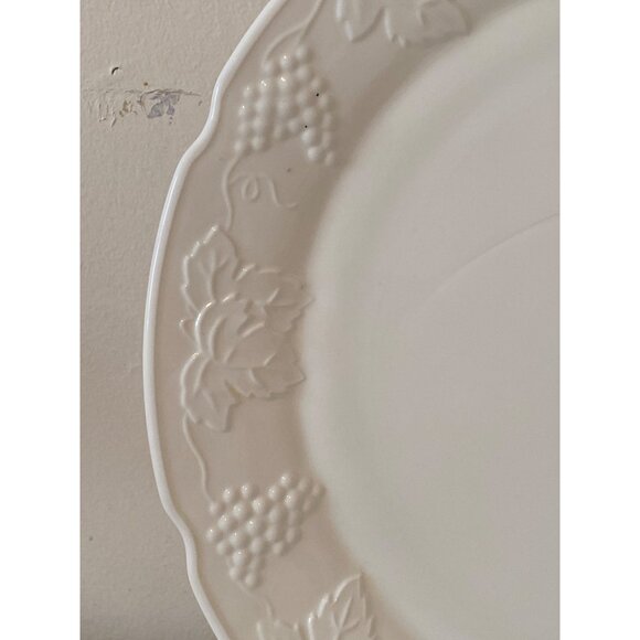 White Milk Glass Serving Platter 14 IN Round Grapes Leaves Replacement Vintage - Picture 2 of 9